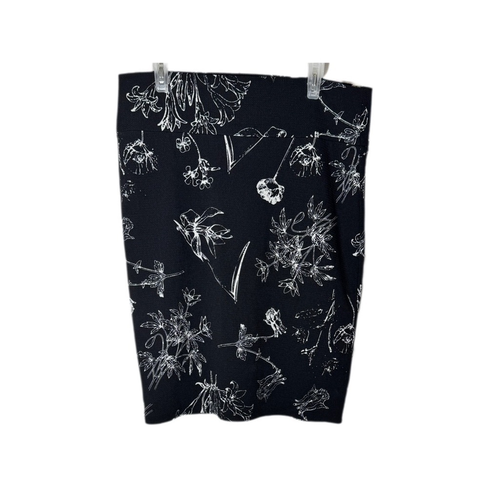 LuLaRoe Black and White Floral Cassie Pencil Skirt